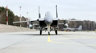 Amerykańskie myśliwce wylądowały 35 kilometrów od Piotrkowa