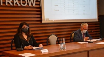 Sesja znów korespondencyjna