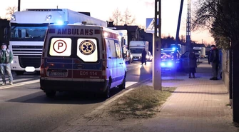 Potrącenie pieszego przez ciężarówkę