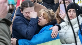 Setki osób przeszły w marszu milczenia ulicami Piotrkowa (zdjęcia)