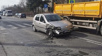 Zderzenie przy mediatece. Utrudnienia w centrum miasta