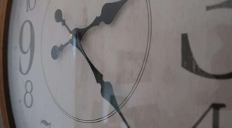 Duże zegary ścienne – gdzie najlepiej się sprawdzą? Podpowiadamy!