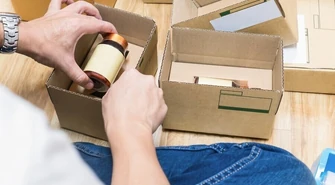 Jak pakować delikatne przedmioty przed wysyłką - poradnik krok po kroku