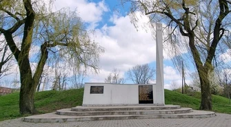 Odkrywamy znane i nieznane - pomnik przy ul. Budki w Piotrkowie