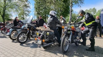 Fani motoryzacji świętują w Moszczenicy (zdjęcia)