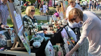 Zaśpiewają i pohandlują w parku