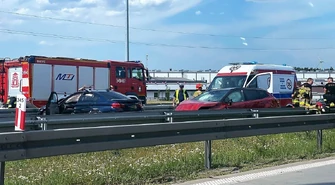 Groźny wypadek na S8. 5 osób rannych (ZDJĘCIA +FILM)