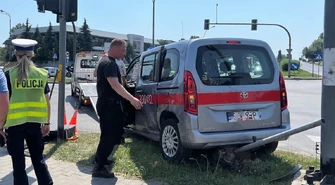 Samochód straży pożarnej zderzył się z volkswagenem