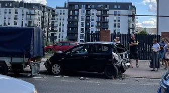 Staranował zaparkowane auto