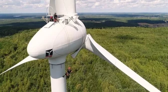 Strażacy ćwiczyli na wiatrakach