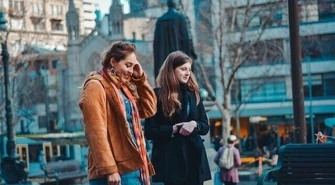 Długie bluzy damskie – wygoda i styl w jednym!