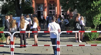 Tysiące uczniów wróciło do szkoły (ZDJĘCIA)