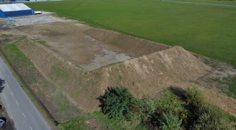 Hałdy ziemi na lotnisku. Co tam powstanie?