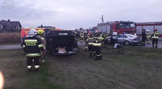 Wypadek w gminie Grabica. Jeden z pojazdów dachował