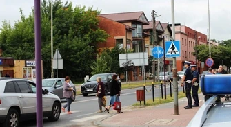 Młody kierowca potrącił pieszego na pasach