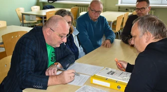 Przejęli budynek "dwunastki"