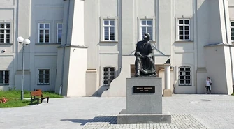 Odkrywamy znane i nieznane - Pomnik M. Kopernika w Piotrkowie