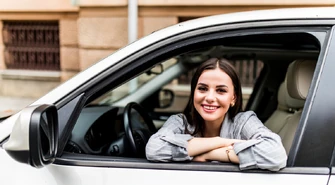 Kupiłeś używane auto? Zobacz, jak zyskać najtańsze OC w Piotrkowie Trybunalskim