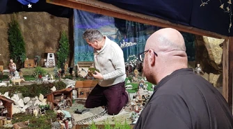 Szopka u Bernardynów nabiera kształtów