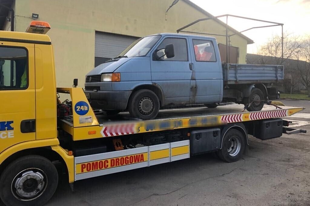 Ukradł auto w Piotrkowie dojechał do Wielunia... pijany