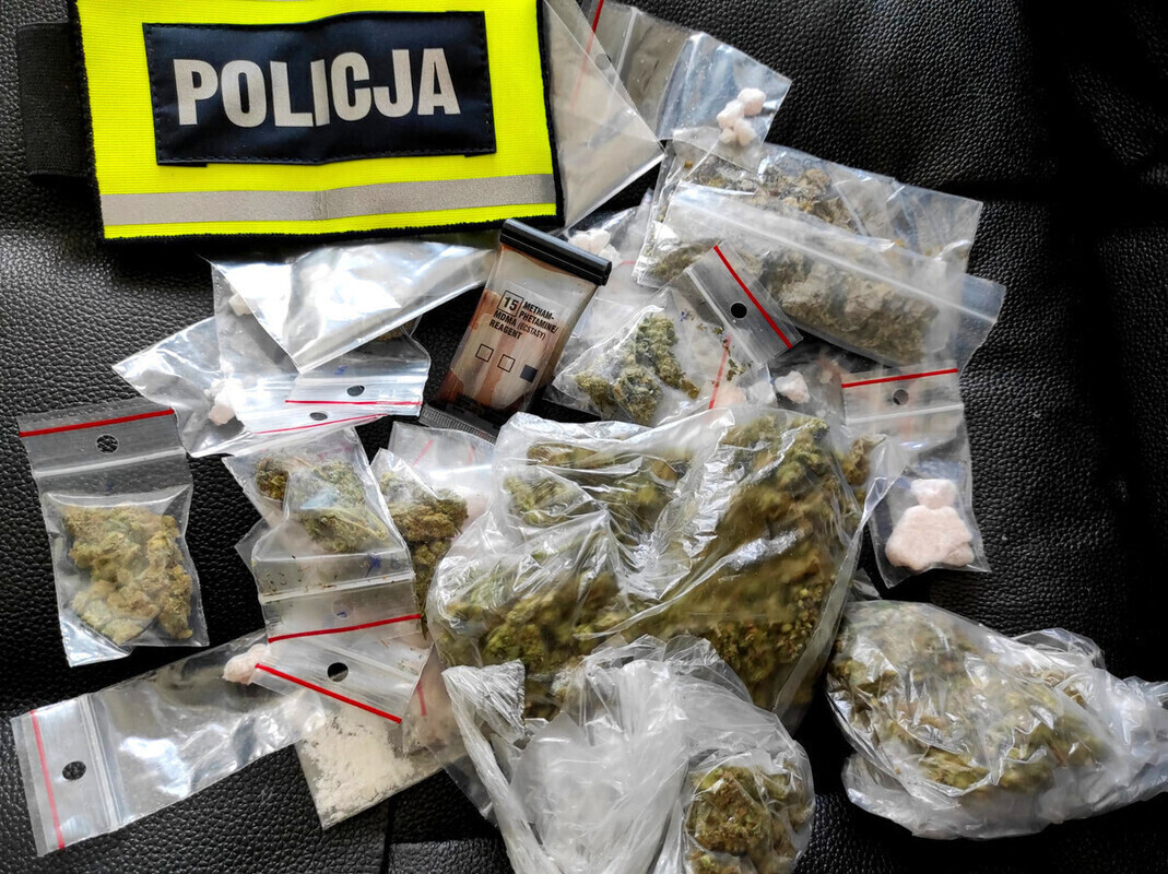 17-latek sprzedał narkotyki 16-latkowi