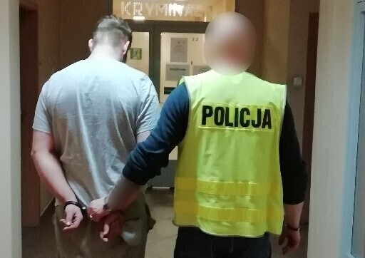 21-latek ukradł mercedesa z warsztatu