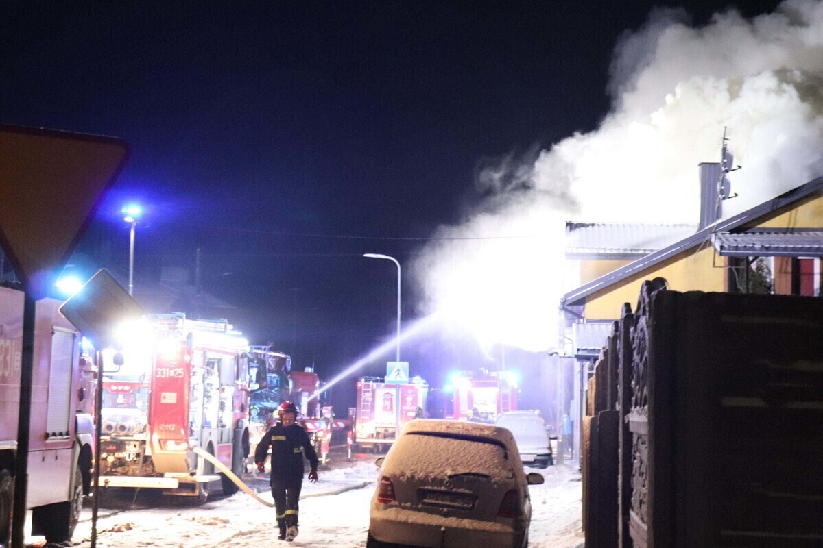 Pożar domu. DK12 była zablokowana