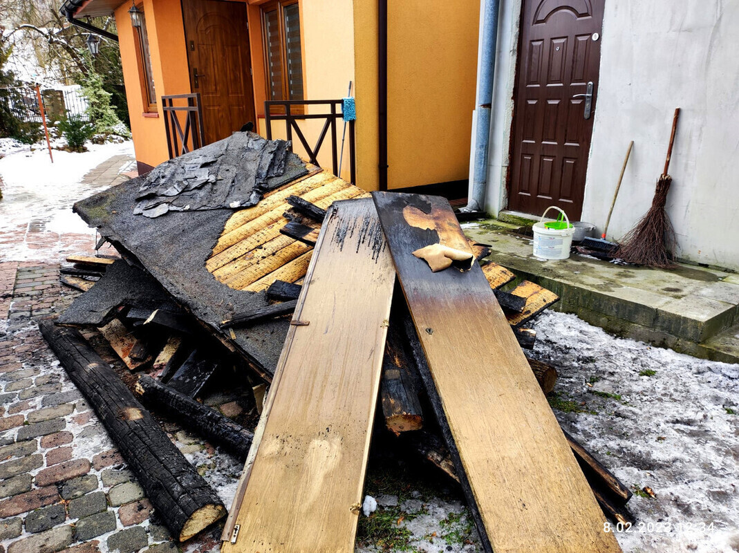 Policjanci ugasili pożar