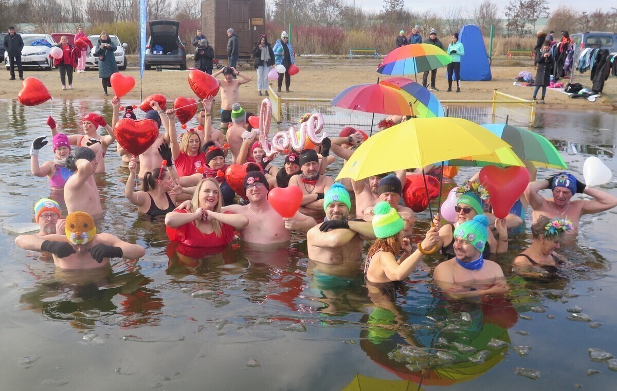 Walentynkowe morsowanie na Słoneczku ZDJĘCIA