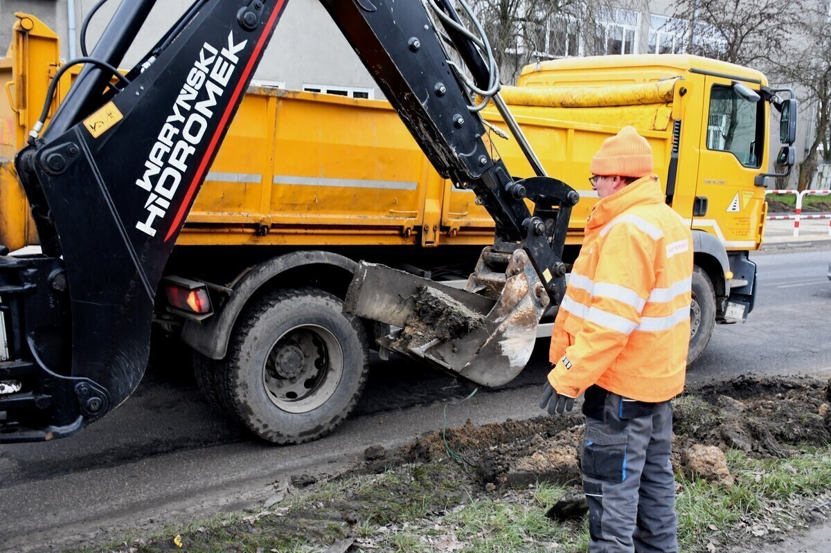 Dmowskiego także w remoncie