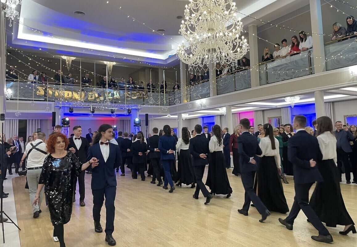 Odtańczyli poloneza i zakończyli studniówkowy maraton