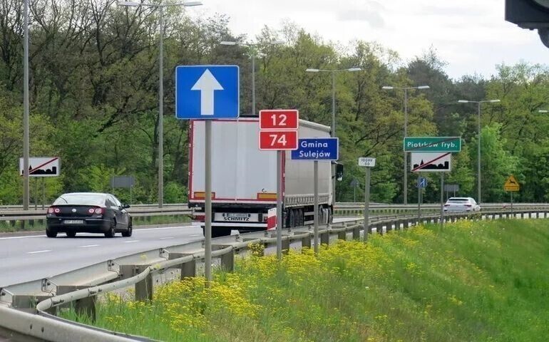 Będą naprawiać nawierzchnię na dwunastce