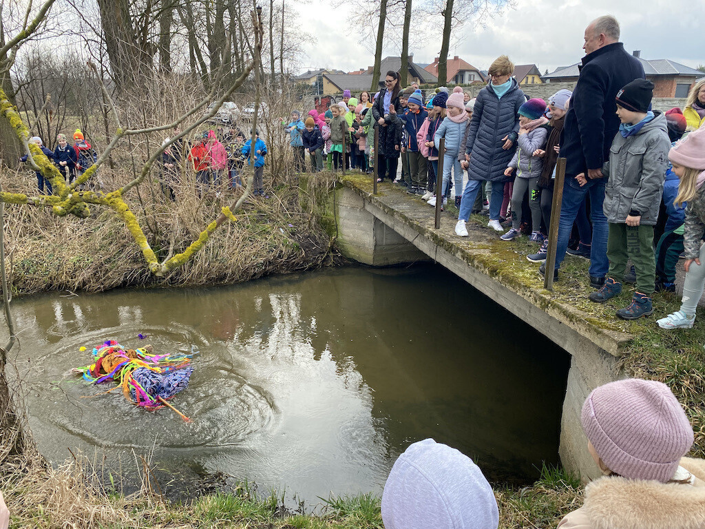 Utopili marzannę i powitali wiosnę