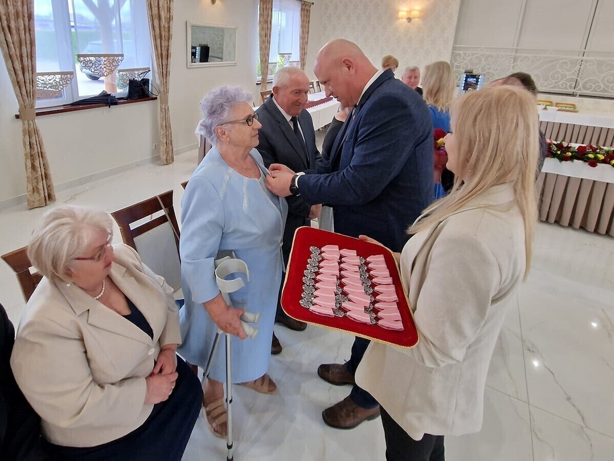 Małżeństwa z 50-letnim stażem odebrały medale