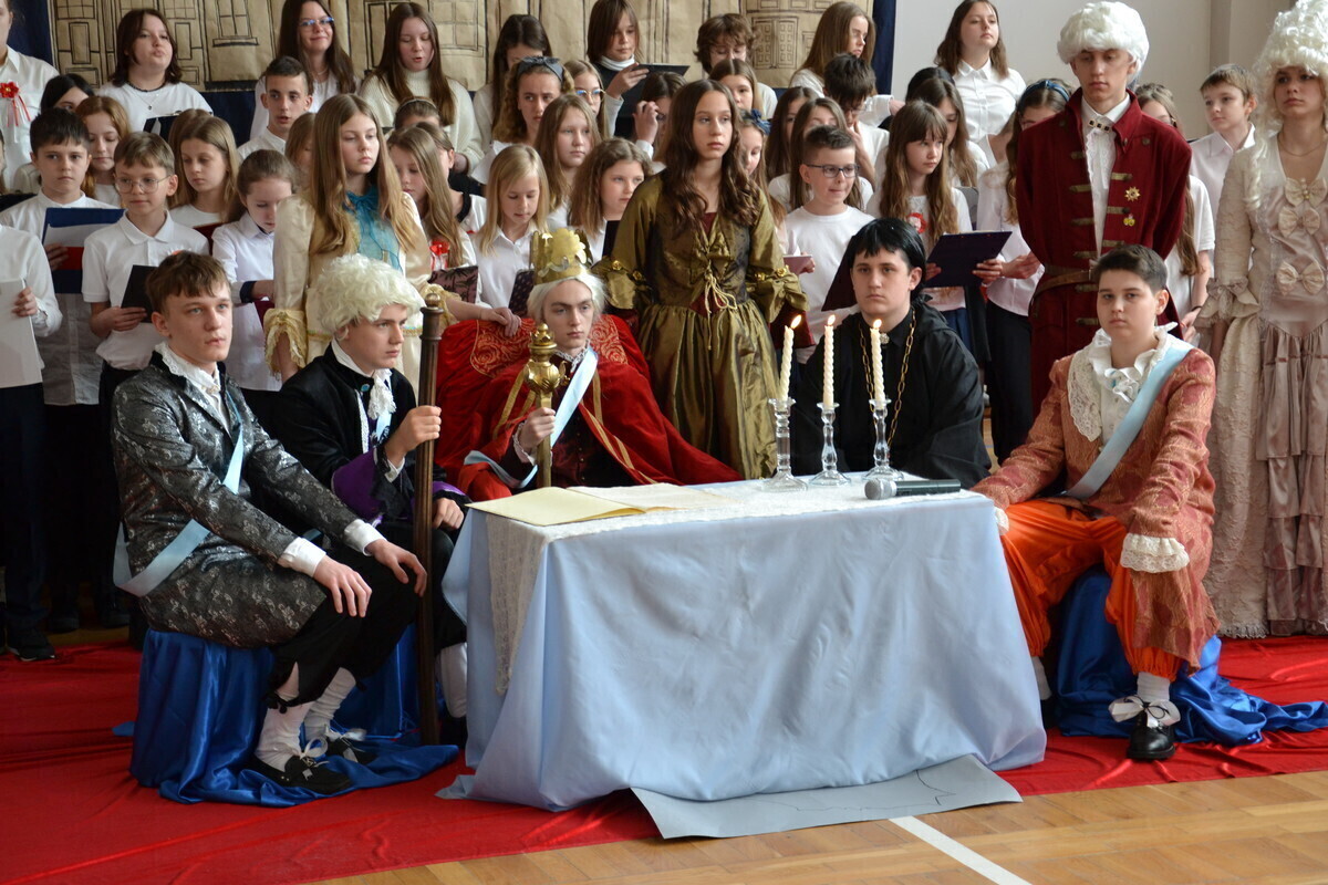 Uczniowie upamiętnili uchwalenie Konstytucji 3 maja