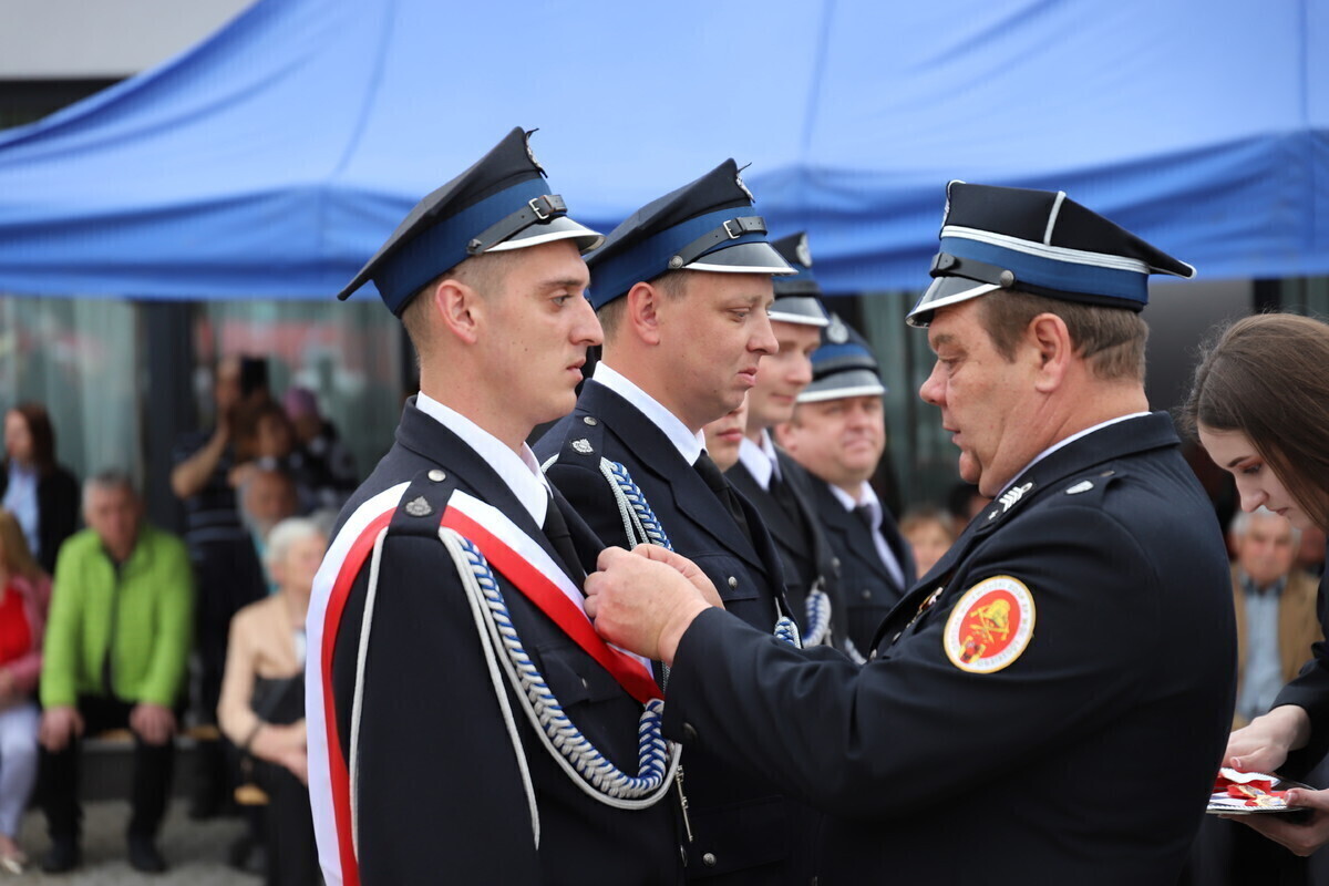 80 lat i nowy sztandar OSP BlizinZDJĘCIA