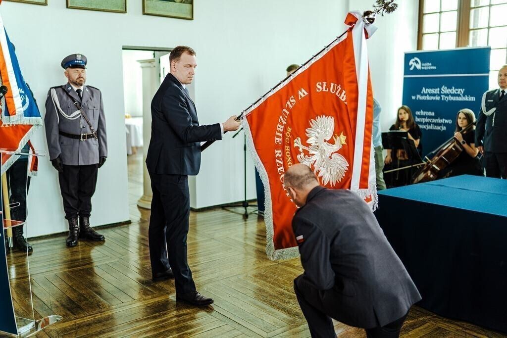 Areszt Śledczy ma swój sztandar