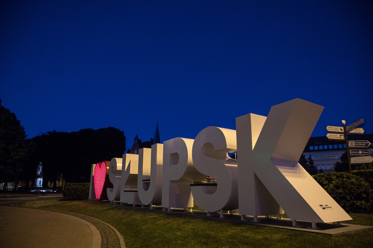 Witacze - litery reklamowe jak w Amsterdamie Twórcze i funkcjonalne podejście do reklamy miejskiej - GRAFFICO