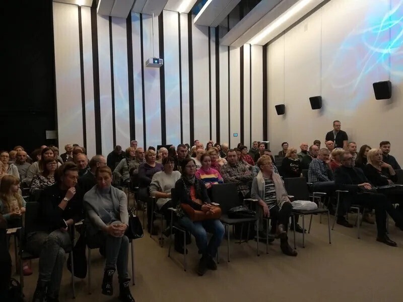 Sundown w kinie Piksel