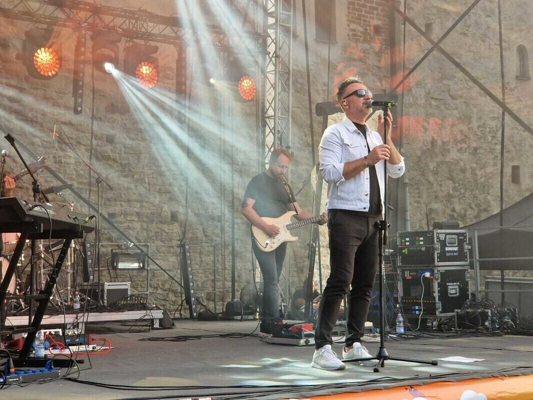 Bawili się do zachodu słońca