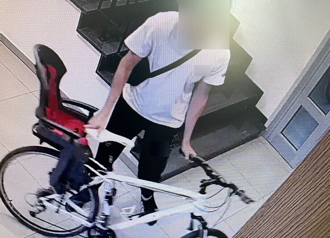 Skok na rowery podczas przepustki