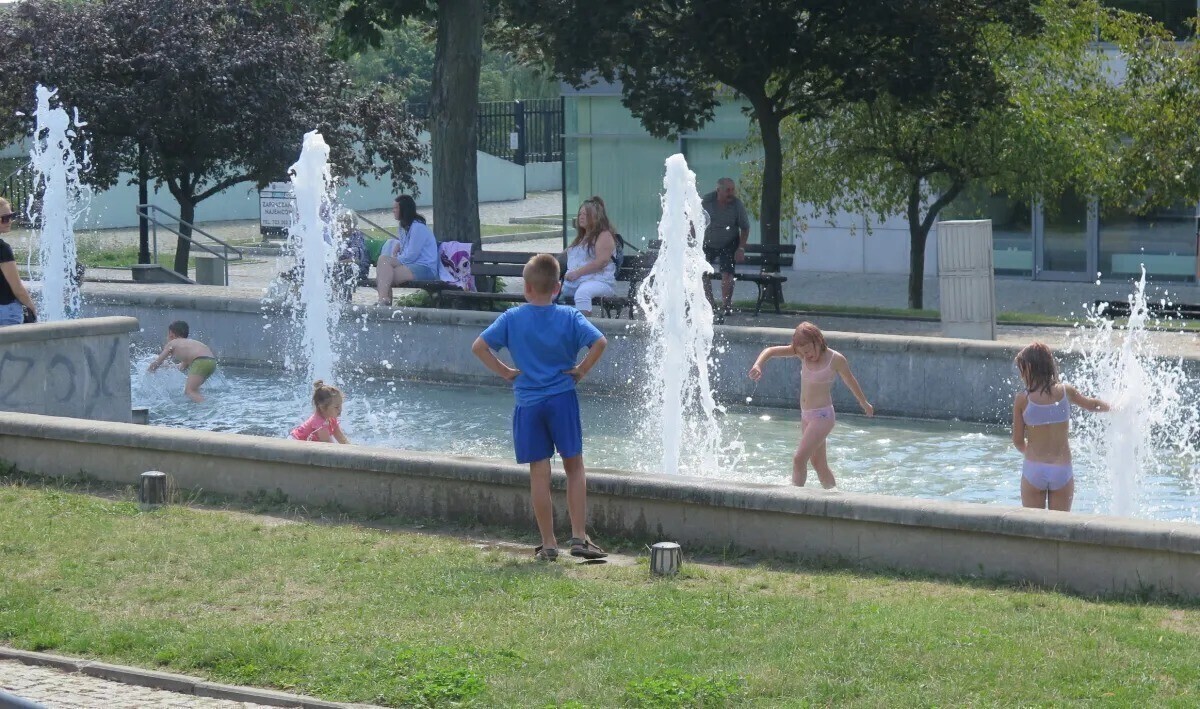 Kary za wchodzenie do fontann i stawów
