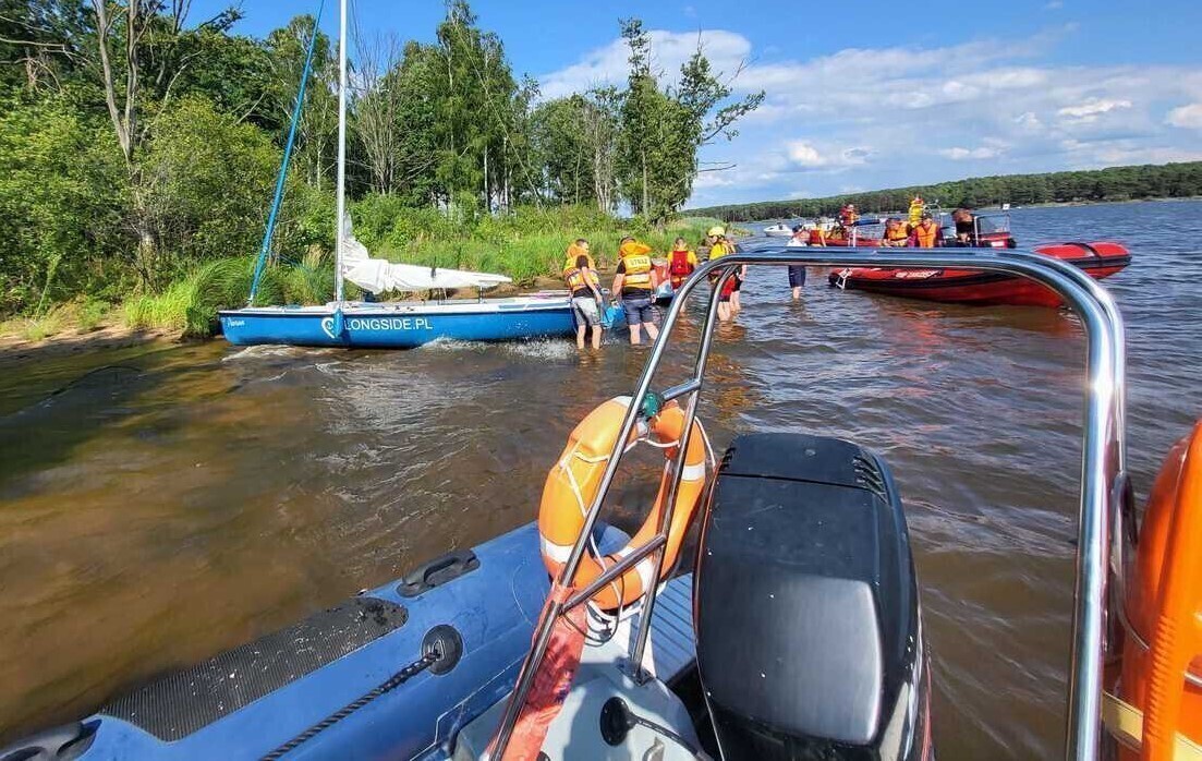 Żaglówka przewróciła się na Zalewie Sulejowskim
