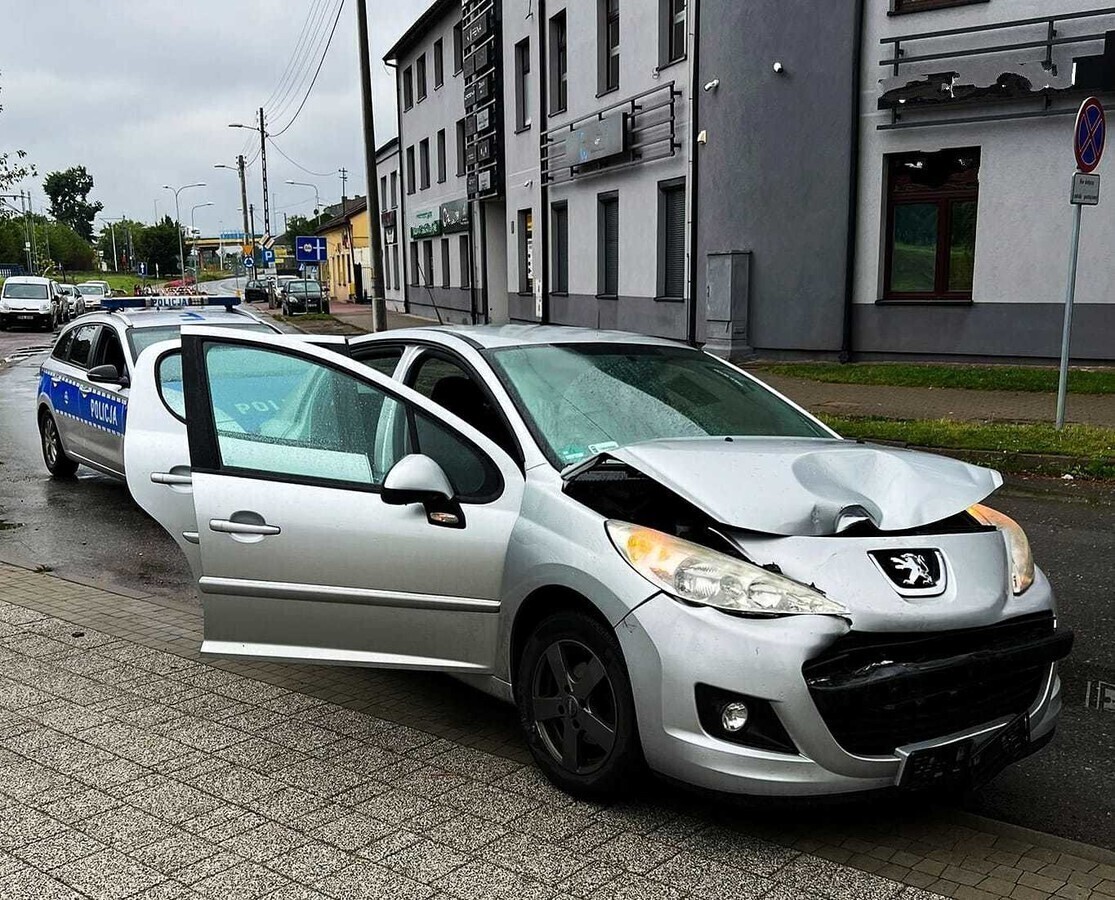 Kierowcy skończyli podróż na słupach