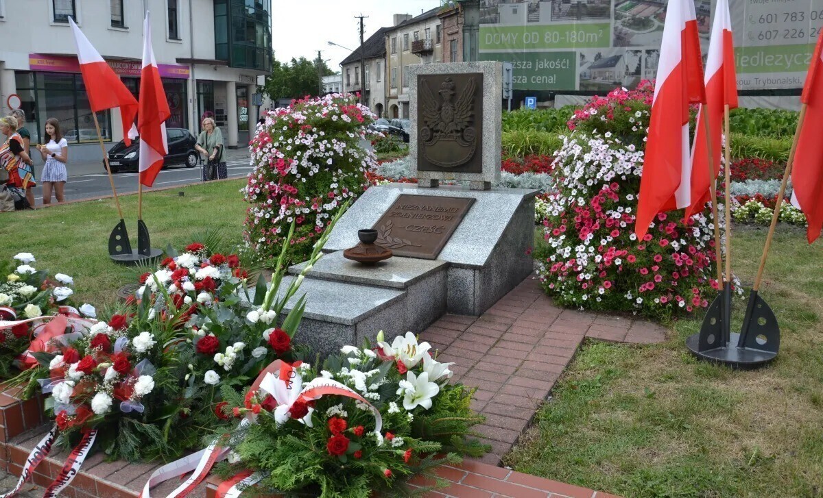 Syreny zawyją dla powstańców