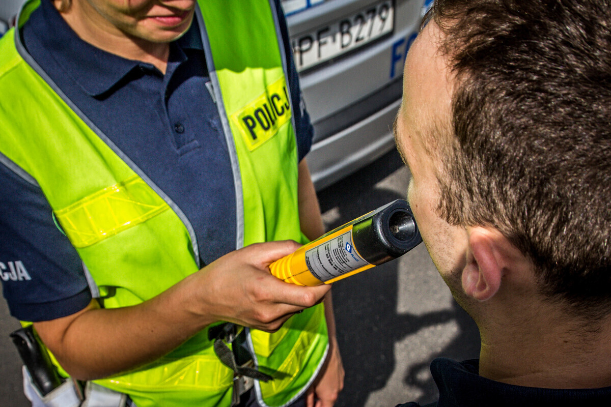 39-latek jechał wężykiem. Miał 35 promila