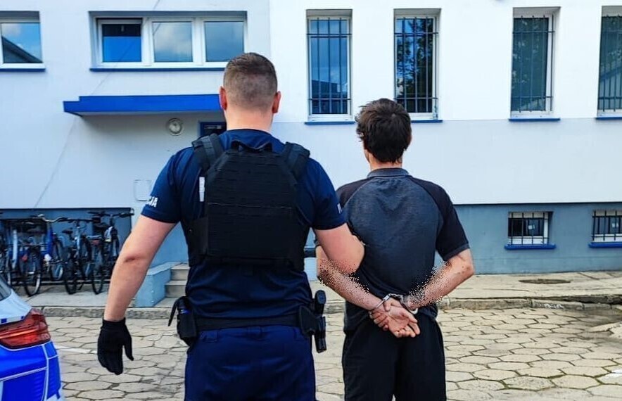 Okradł sklep i pobił ekspedientkę. 33-latek trafił za kratki