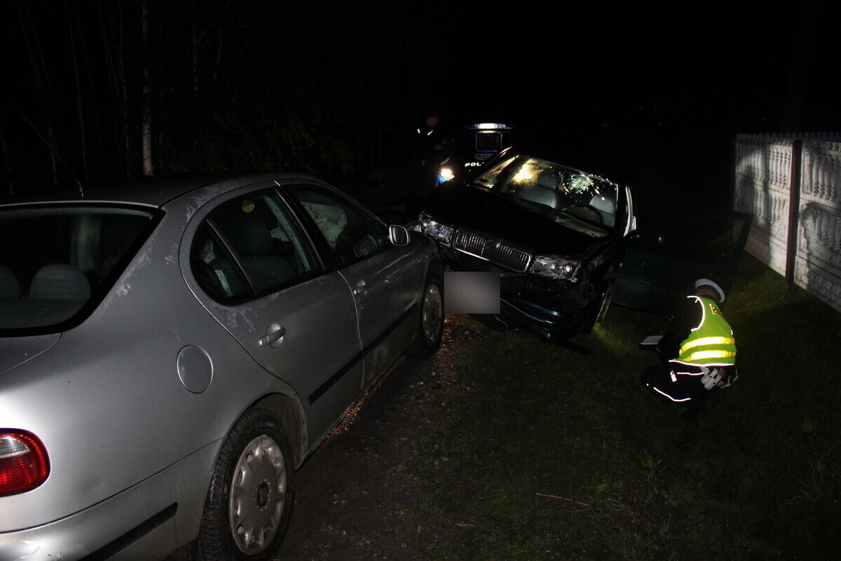 Kierowca skody pijany a jadąca seatem z potrójnym zakazem