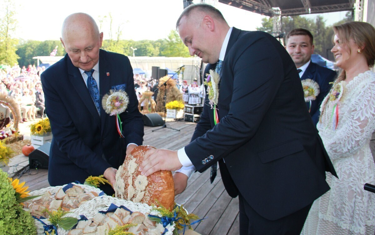 Powiatowe święto plonów w Moszczenicy