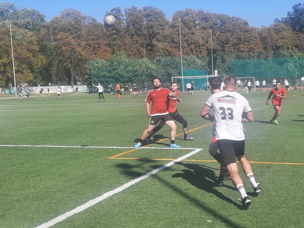 Załoga z Met - Stalu coraz wyżej